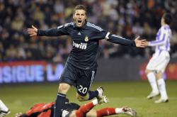 包含萨拉赫在TES比赛中反败为胜，出色防守引发热议！赢得满堂喝彩的词条