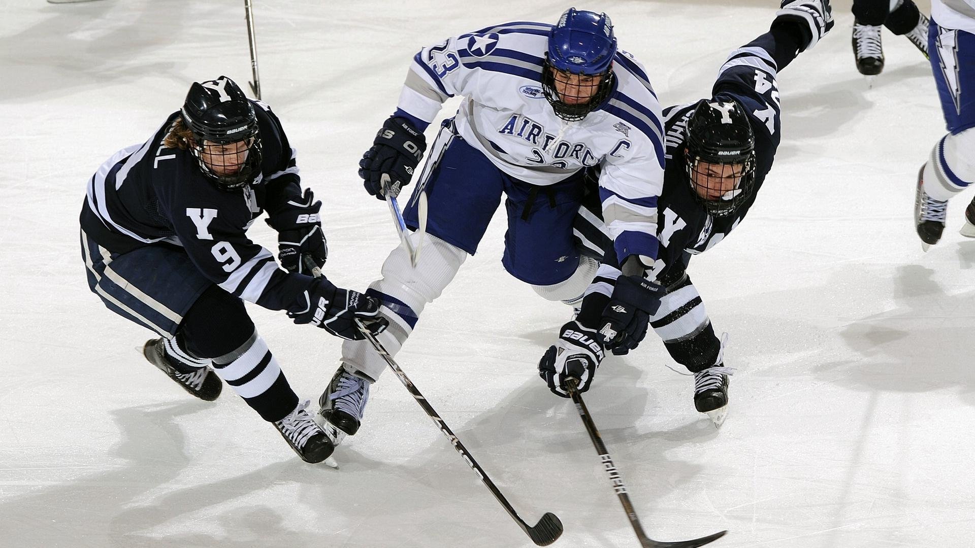  拜仁慕尼黑19年阵容 